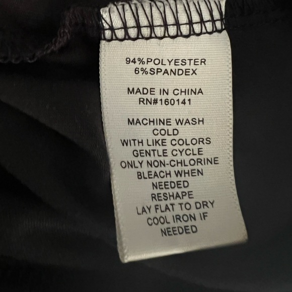 Daily Thread Classic Black Racerback Tank Top - women medium - Picture 7 of 8